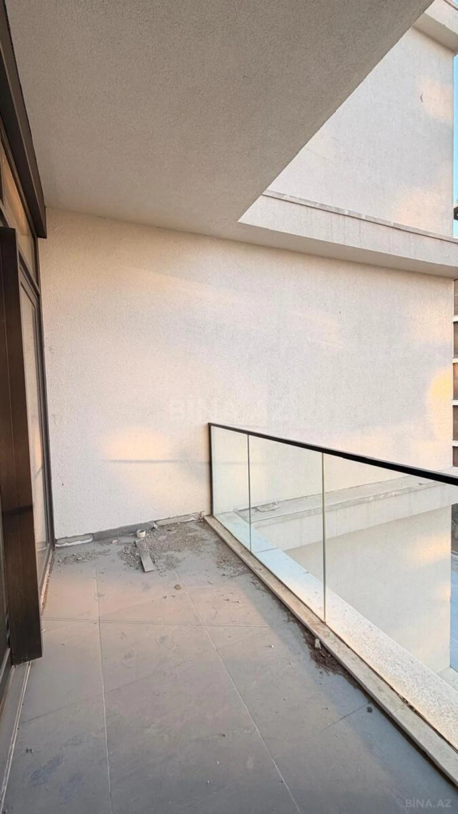 Satılır 3 otaqlı mənzil 102 m²