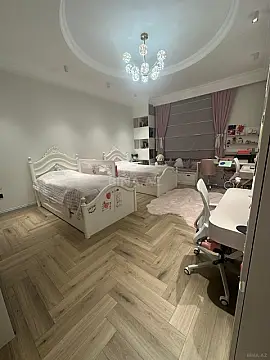 Satılır 4 otaqlı mənzil 132 m²