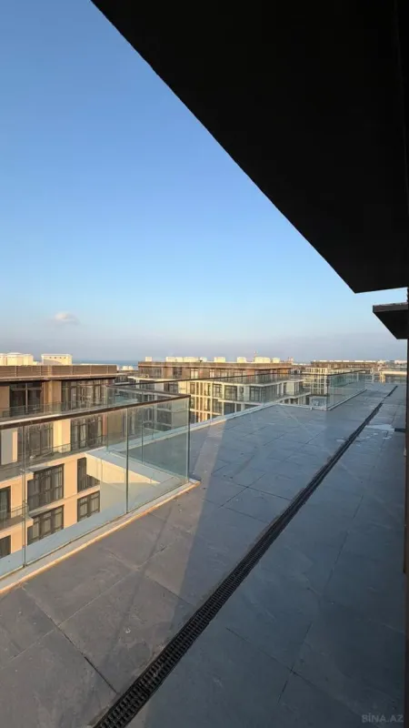 Satılır 4 otaqlı mənzil 207 m²