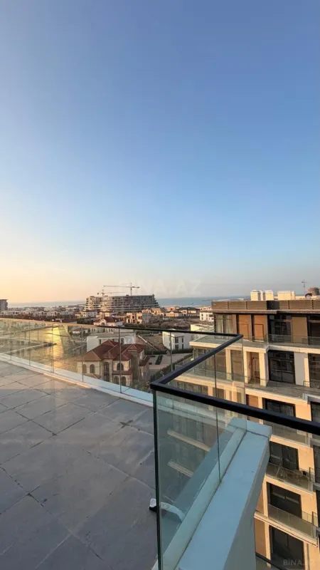 Satılır 4 otaqlı mənzil 207 m²
