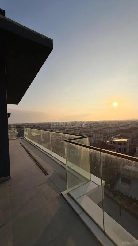 Satılır 4 otaqlı mənzil 207 m²