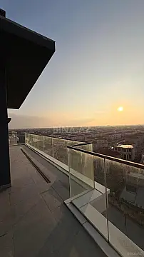 Satılır 4 otaqlı mənzil 207 m²