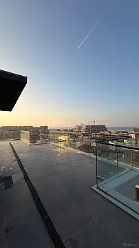 Satılır 4 otaqlı mənzil 207 m²