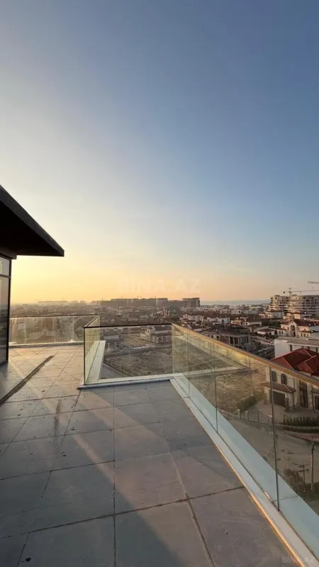 Satılır 4 otaqlı mənzil 207 m²