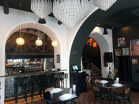 Satılır obyekt 300 m²