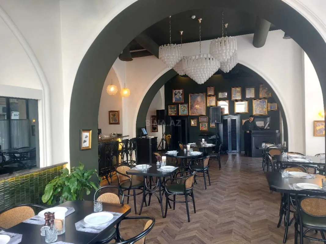 Satılır obyekt 300 m²