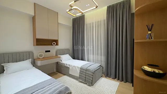Kirayə verilir 3 otaqlı mənzil 130 m²