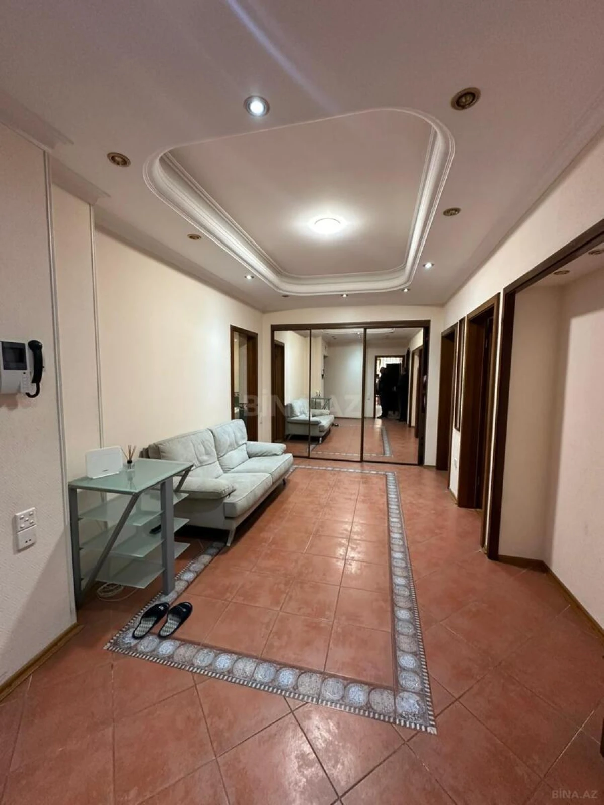 Kirayə verilir 3 otaqlı mənzil 150 m²