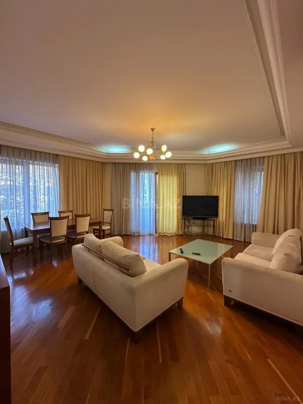 Kirayə verilir 3 otaqlı mənzil 150 m²