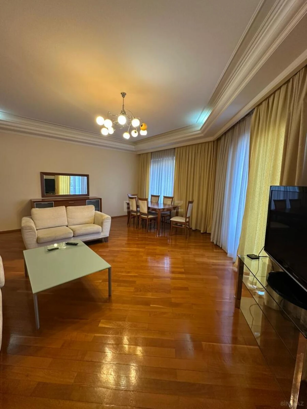 Kirayə verilir 3 otaqlı mənzil 150 m²
