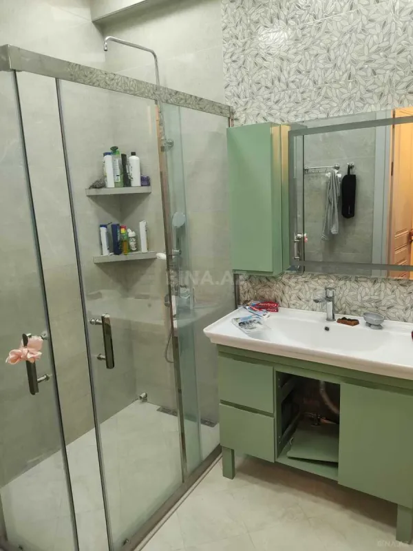 Kirayə verilir 3 otaqlı mənzil 145 m²