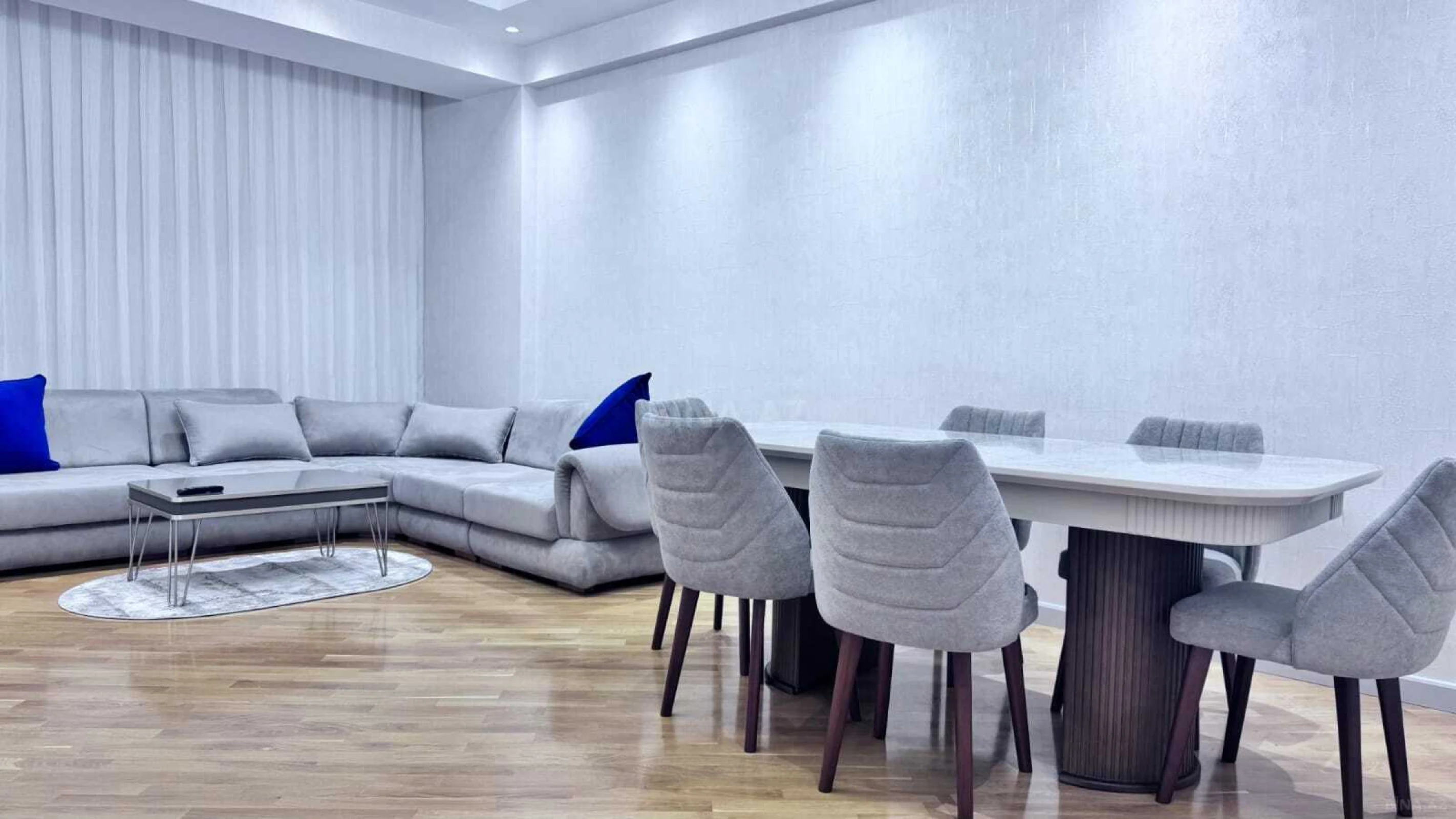 Kirayə verilir 3 otaqlı mənzil 145 m²