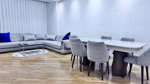 Kirayə verilir 3 otaqlı mənzil 145 m² — Bakı 3 otaq 145.00 m²