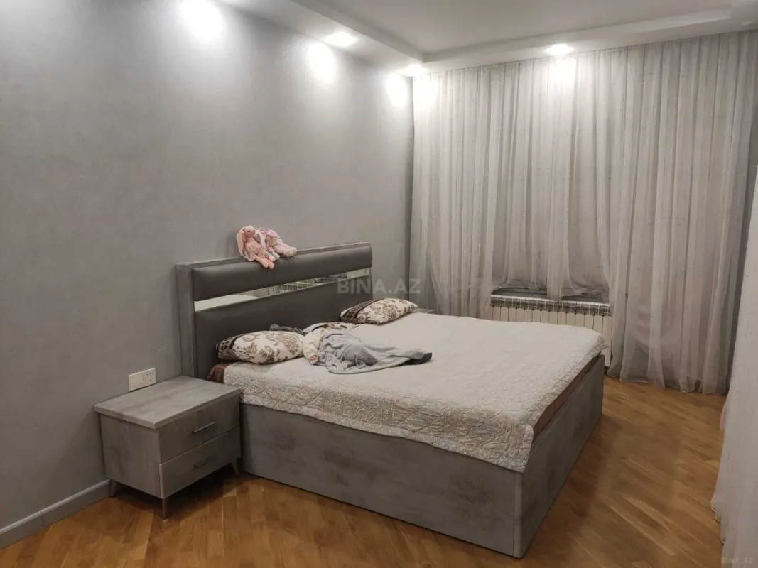 Kirayə verilir 3 otaqlı mənzil 145 m²