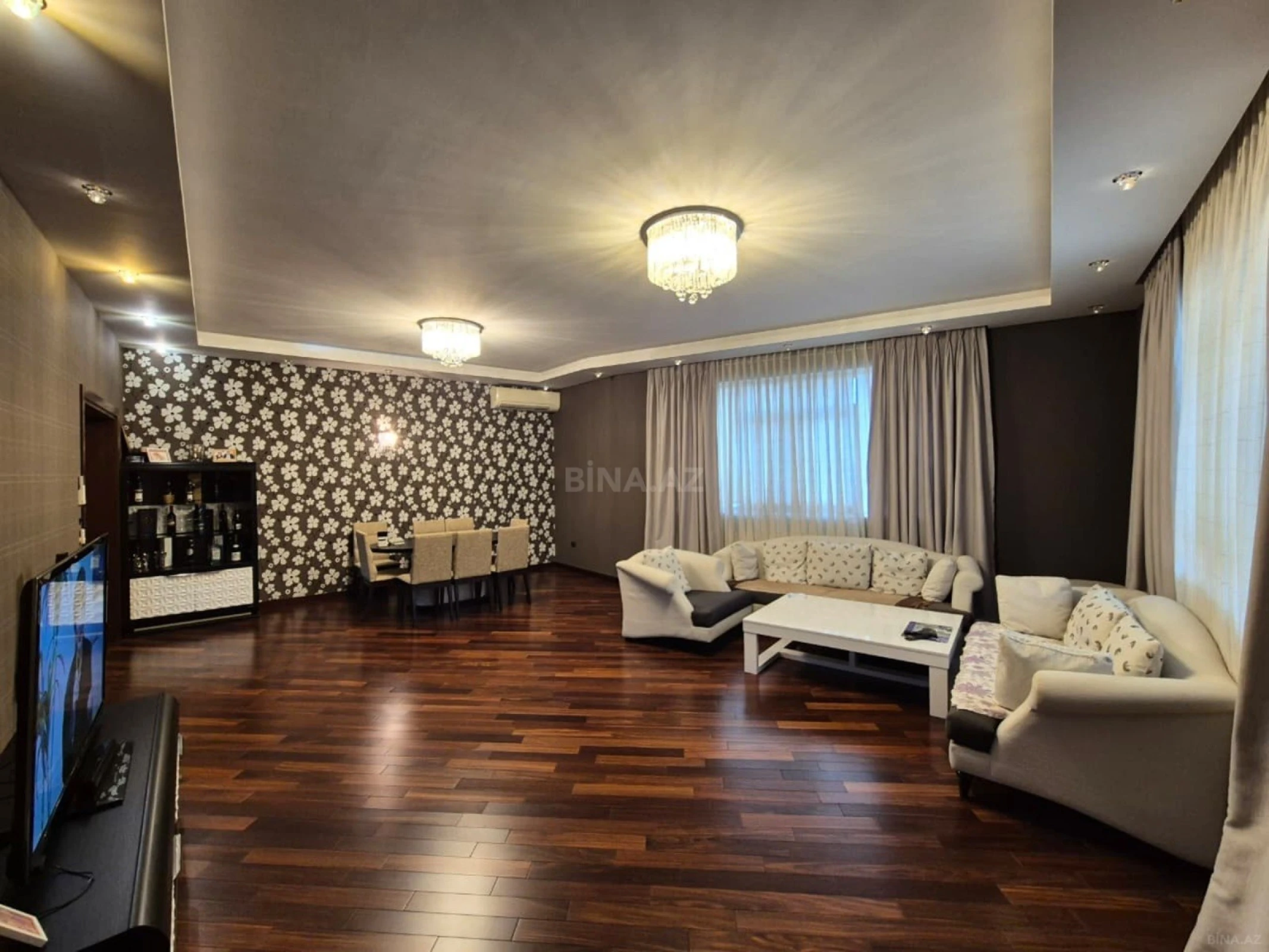 Satılır 4 otaqlı mənzil 190 m²