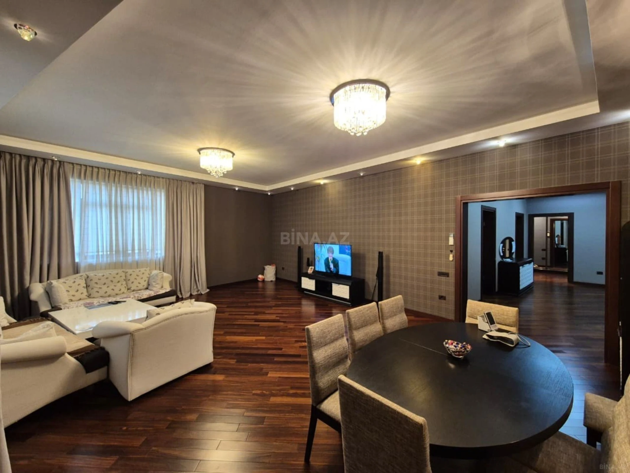 Satılır 4 otaqlı mənzil 190 m²