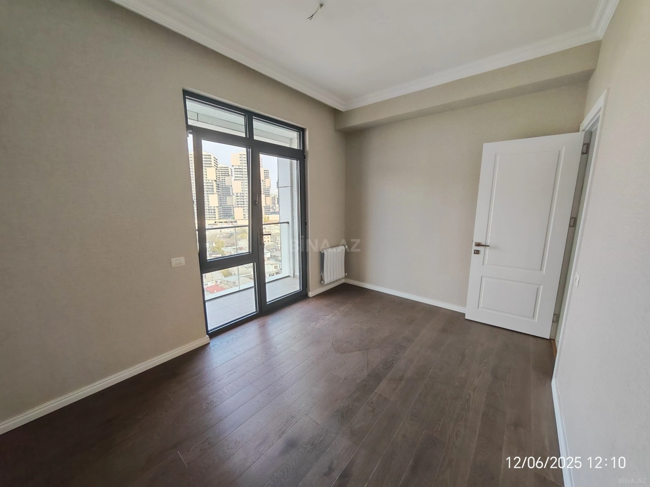 Satılır 3 otaqlı mənzil 110 m²