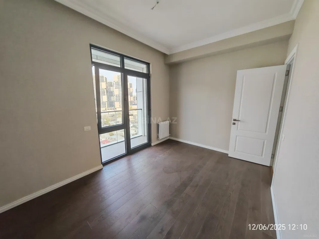 Satılır 3 otaqlı mənzil 110 m²