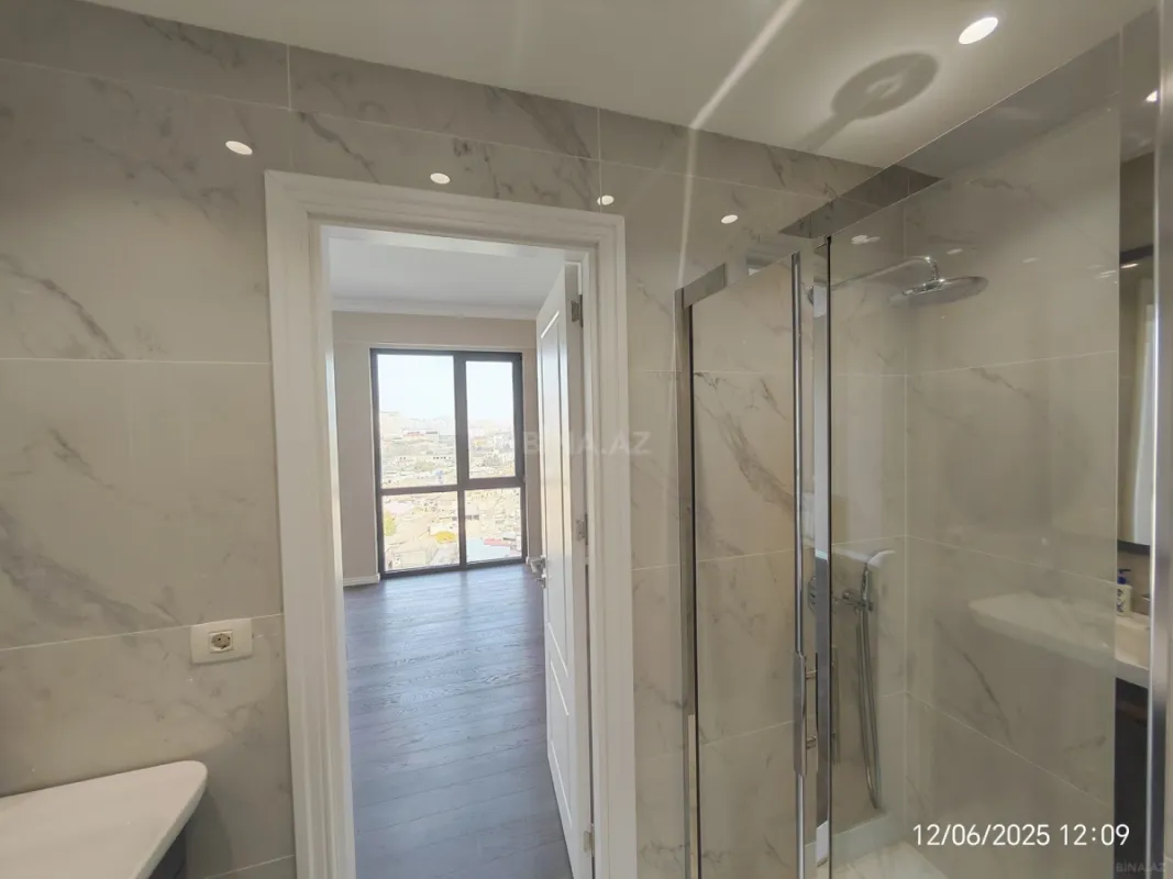 Satılır 3 otaqlı mənzil 110 m²