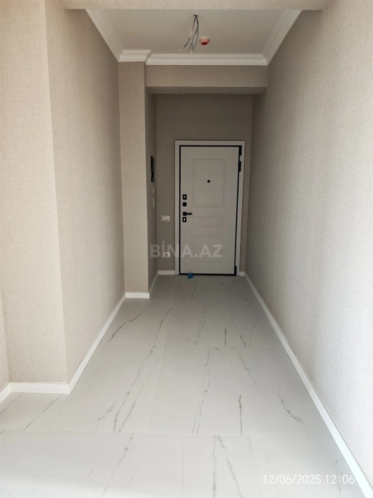 Satılır 3 otaqlı mənzil 110 m²