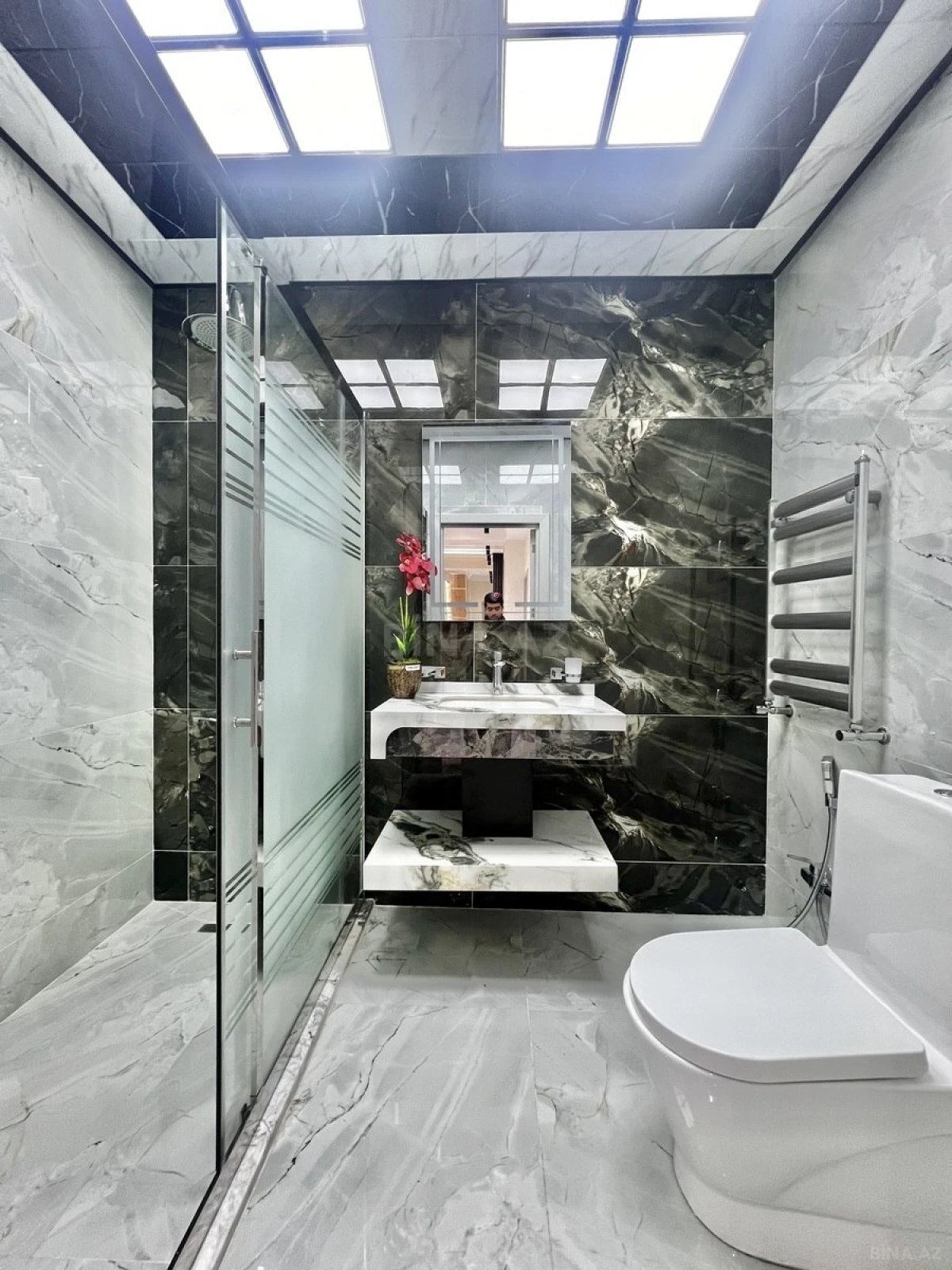 Satılır 2 otaqlı mənzil 85 m²