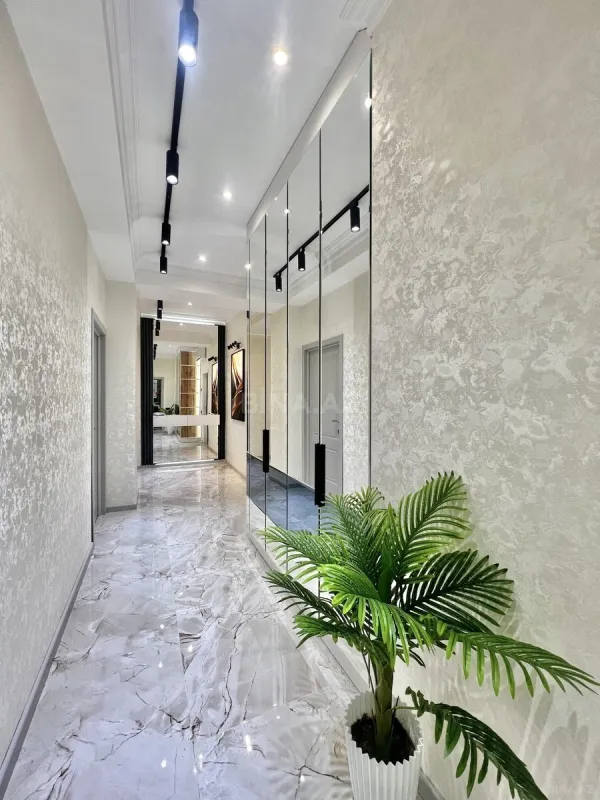 Satılır 2 otaqlı mənzil 85 m²