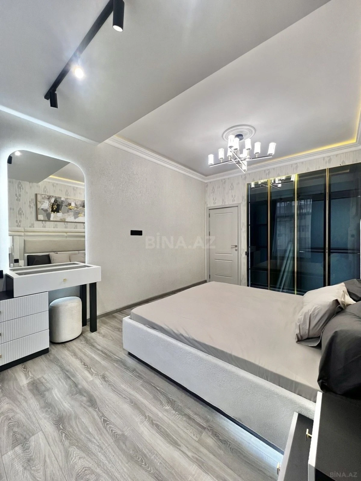 Satılır 2 otaqlı mənzil 85 m²