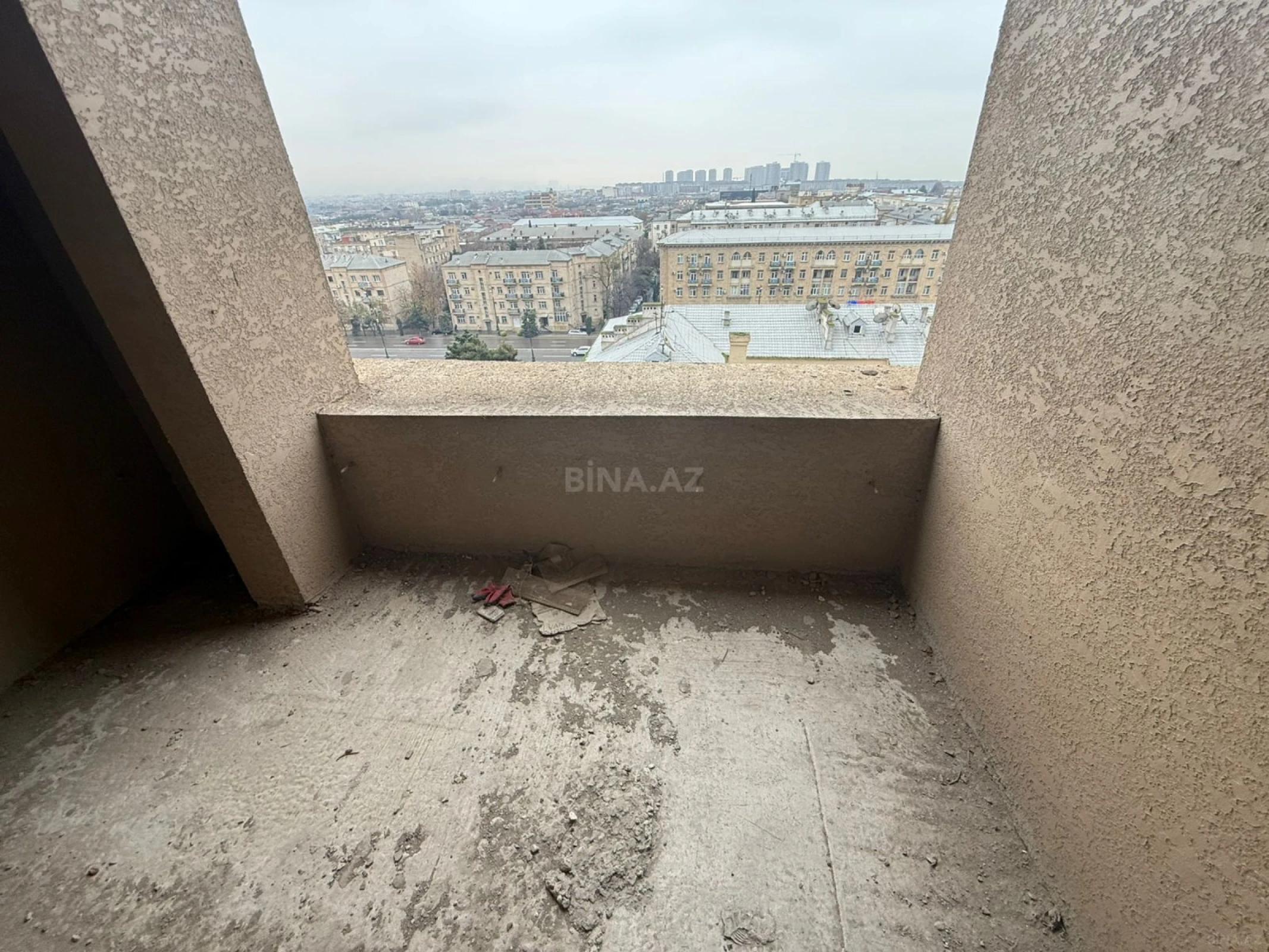 Satılır 2 otaqlı mənzil 79 m²