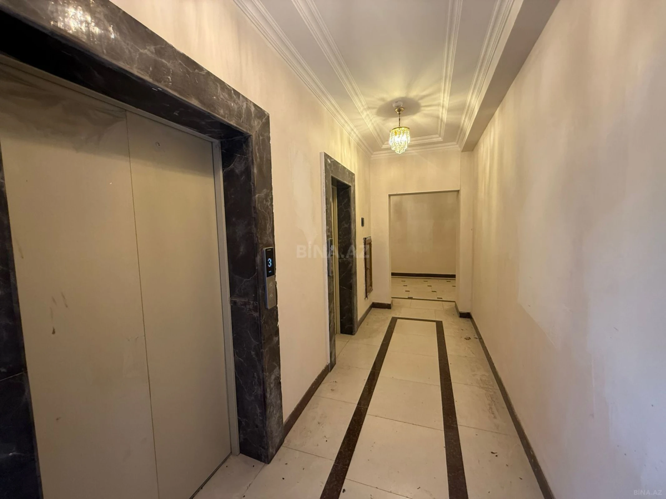 Satılır 2 otaqlı mənzil 79 m²