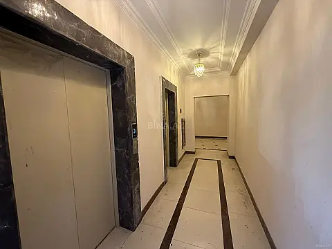 Satılır 2 otaqlı mənzil 79 m²