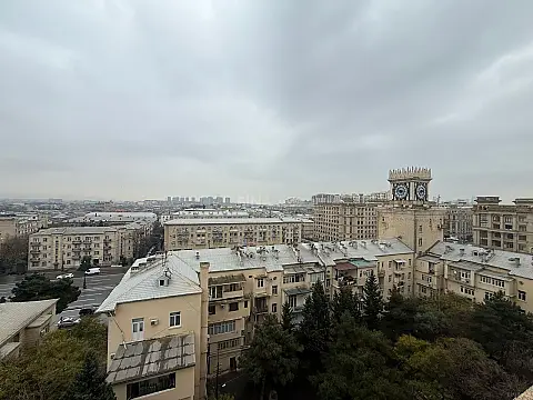 Satılır 2 otaqlı mənzil 79 m²