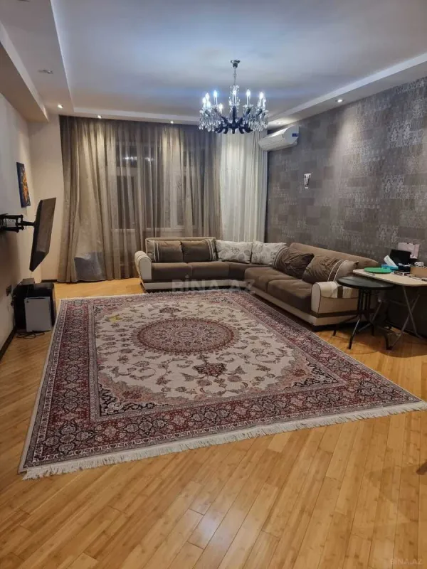 Satılır 3 otaqlı mənzil 167 m²