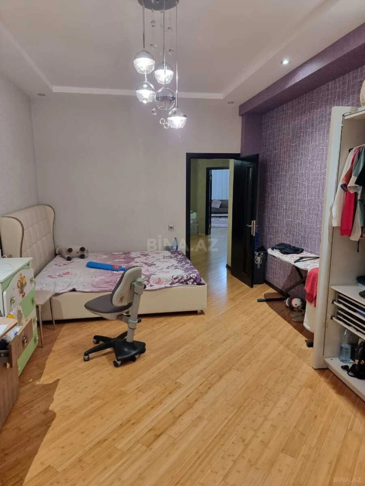Satılır 3 otaqlı mənzil 167 m²