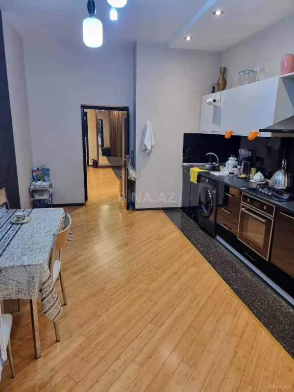 Satılır 3 otaqlı mənzil 167 m²