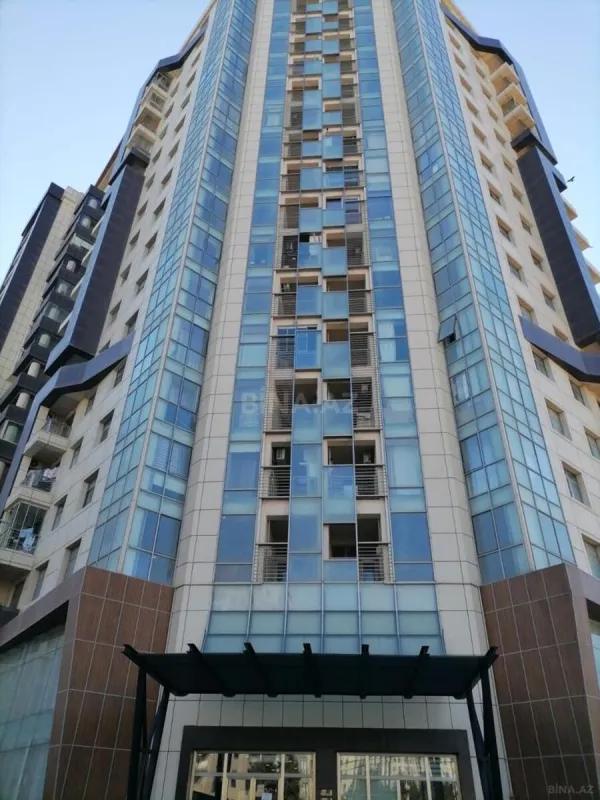 Satılır 3 otaqlı mənzil 157 m²