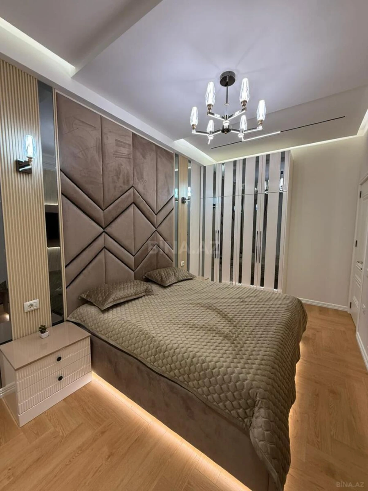 Satılır 2 otaqlı mənzil 68 m²