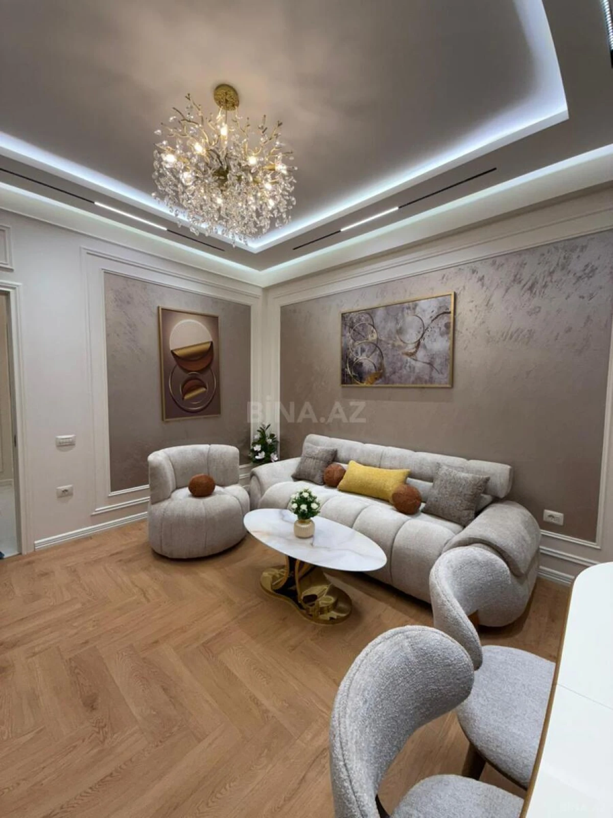 Satılır 2 otaqlı mənzil 68 m²