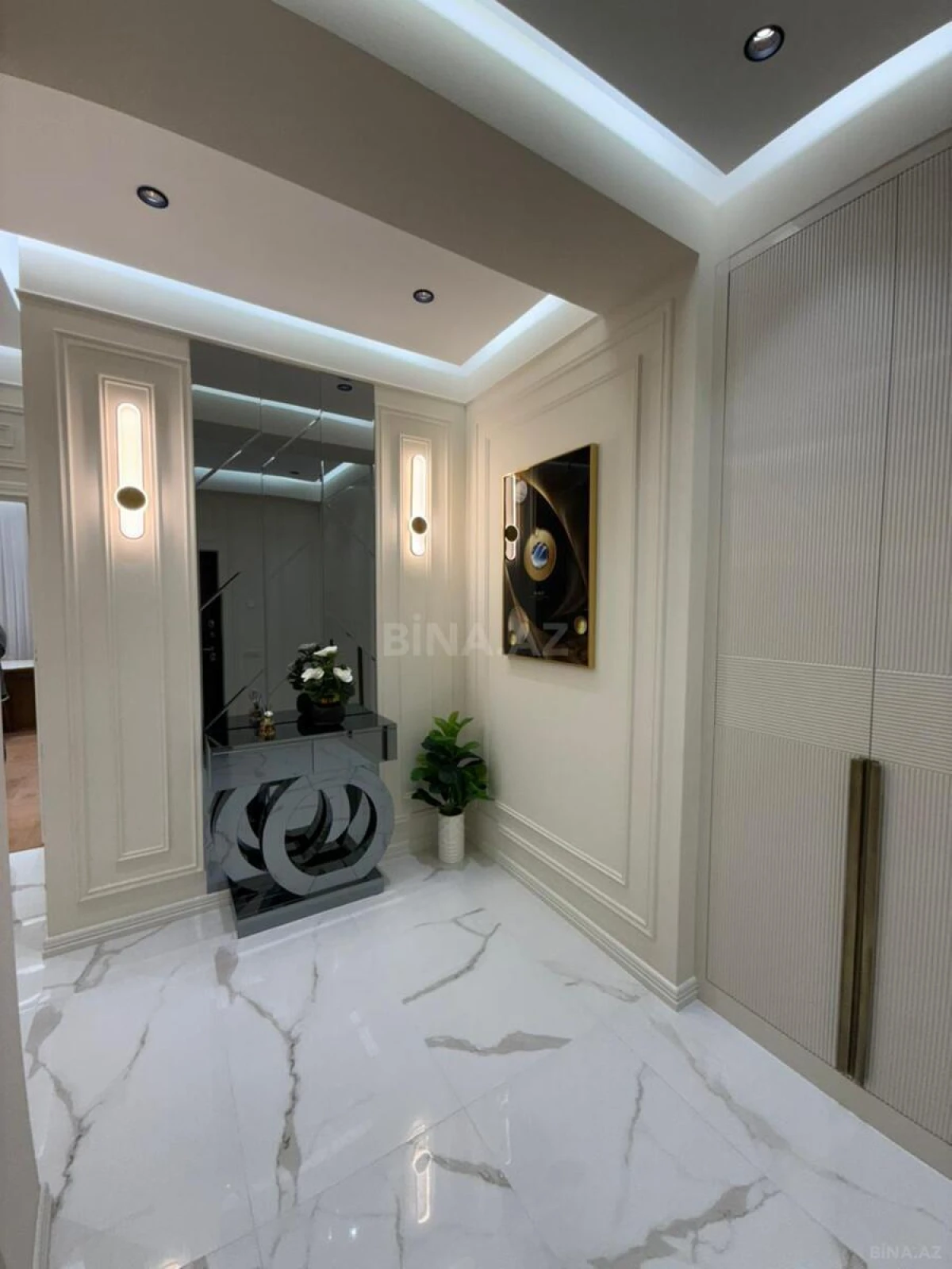 Satılır 2 otaqlı mənzil 68 m²