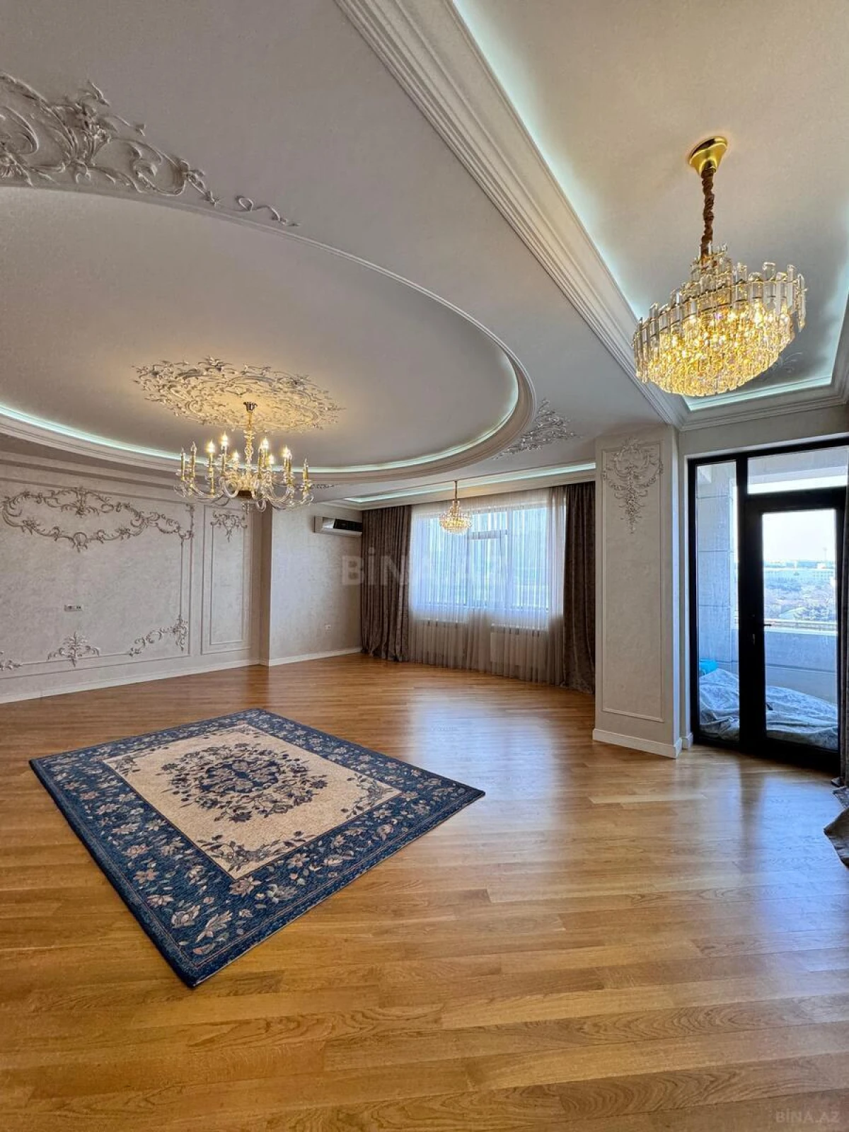 Satılır 4 otaqlı mənzil 185 m²