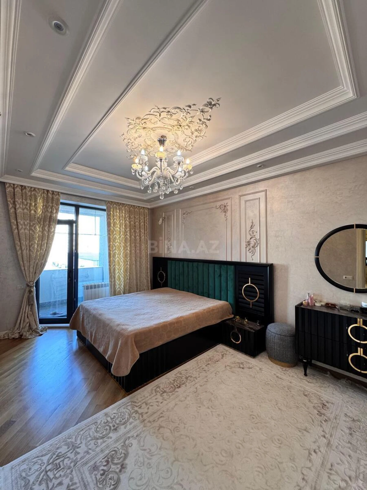 Satılır 4 otaqlı mənzil 185 m²