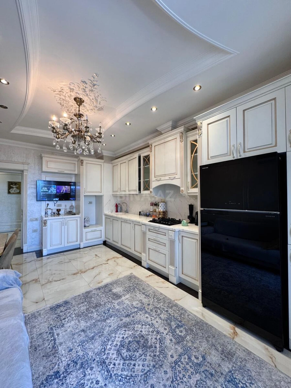 Satılır 4 otaqlı mənzil 185 m²