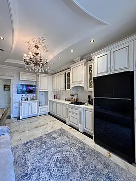 Satılır 4 otaqlı mənzil 185 m²