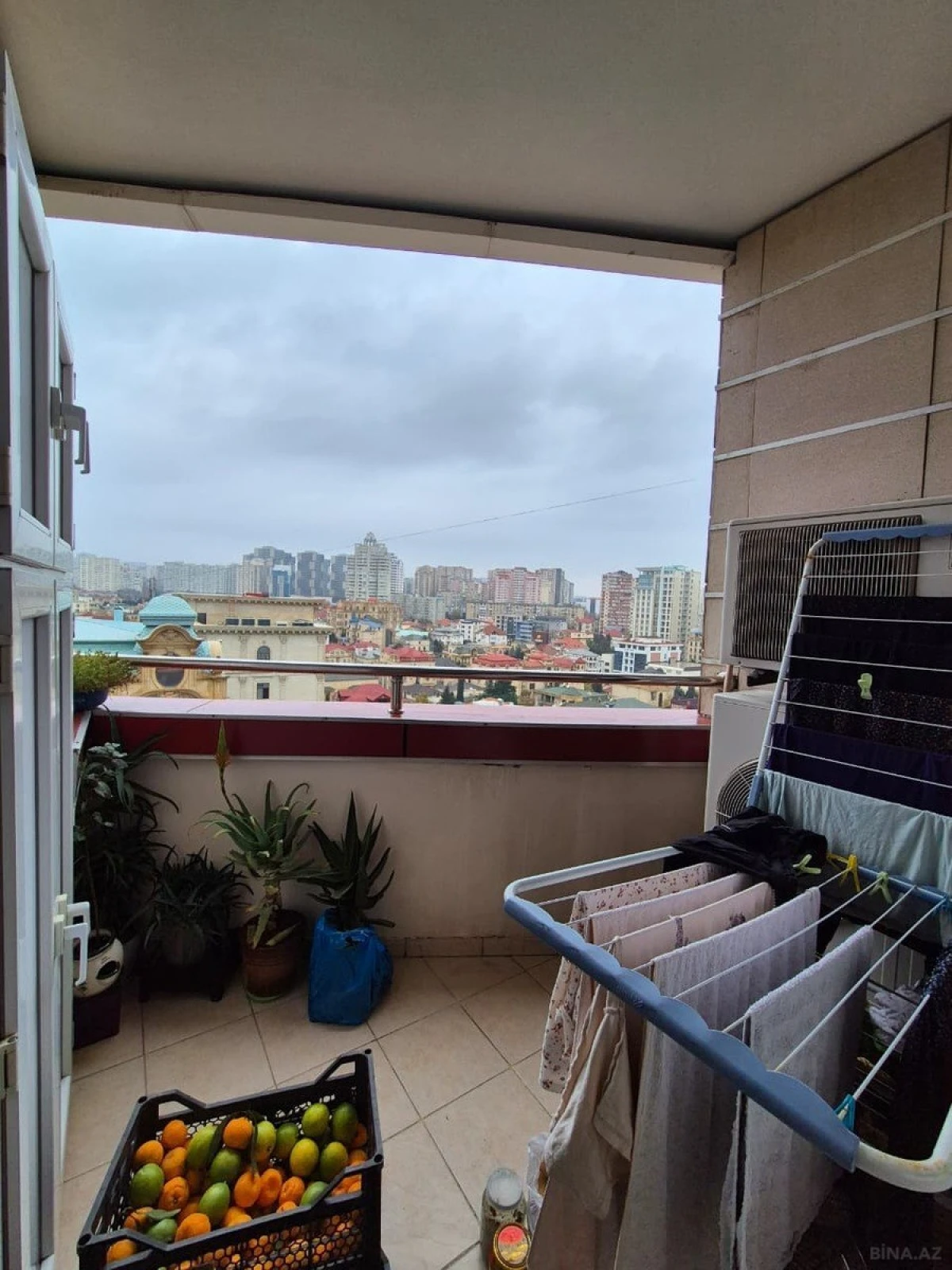 Satılır 4 otaqlı mənzil 190 m²