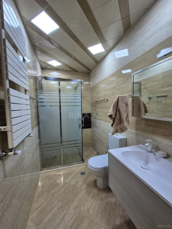 Satılır 4 otaqlı mənzil 190 m²