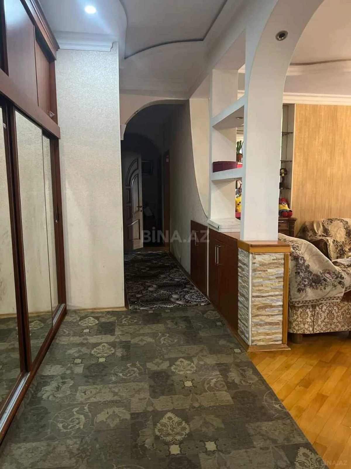 Satılır 3 otaqlı mənzil 126 m²