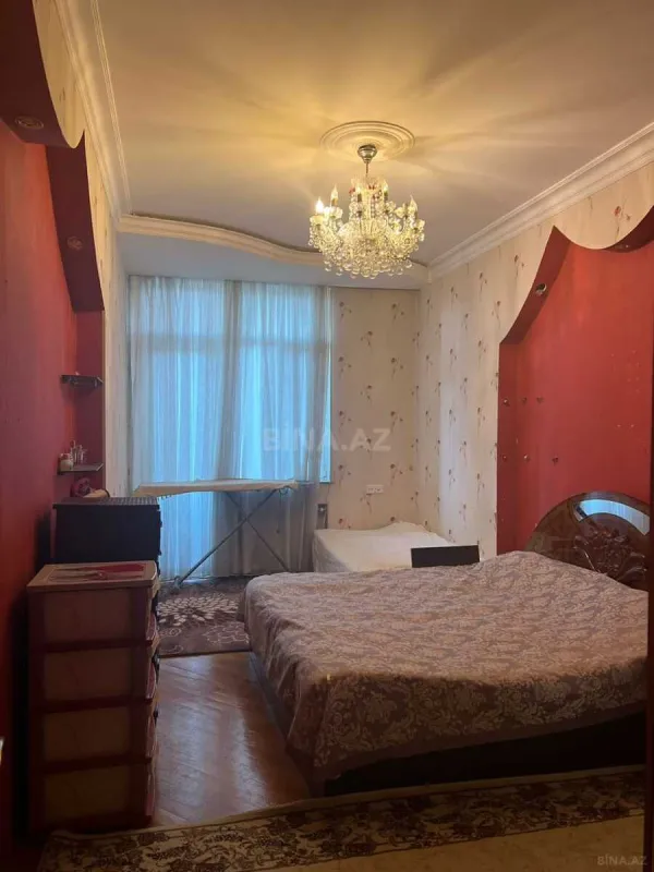 Satılır 3 otaqlı mənzil 126 m²