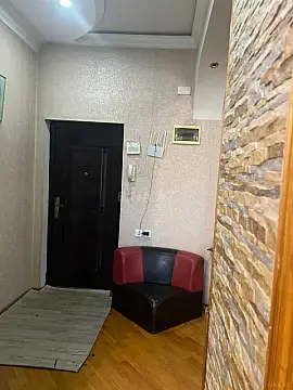 Satılır 3 otaqlı mənzil 126 m²