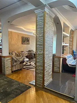 Satılır 3 otaqlı mənzil 126 m²