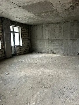 Satılır 4 otaqlı mənzil 204 m²