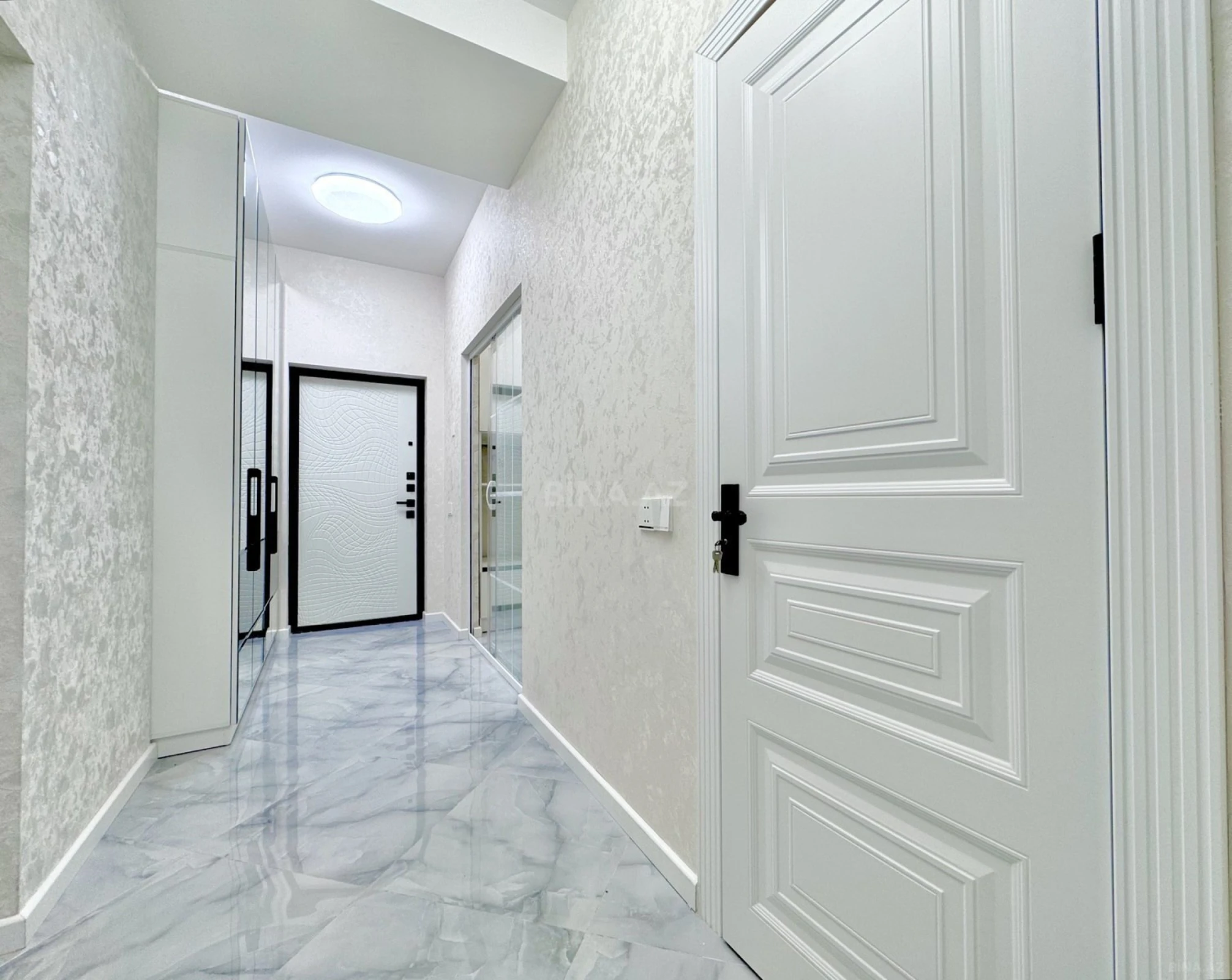 Satılır 2 otaqlı mənzil 70 m²